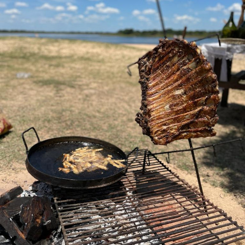 COSTILLAR DE BÚFALO A LAS BRASAS CON MANDIOCA FRITA