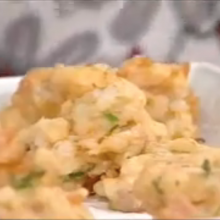 Buñuelos de arroz con atún para solucionar tu almuerzo