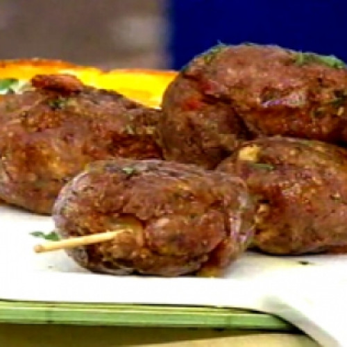 Albóndigas parrilleras con morrones rellenos