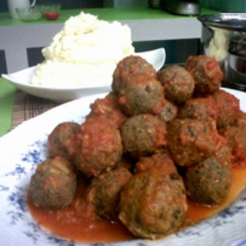 Albóndigas vegetarianas con puré de papas