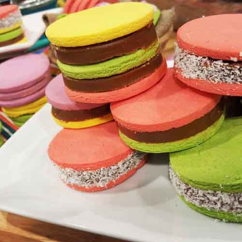 Alfajores de maicena de colores