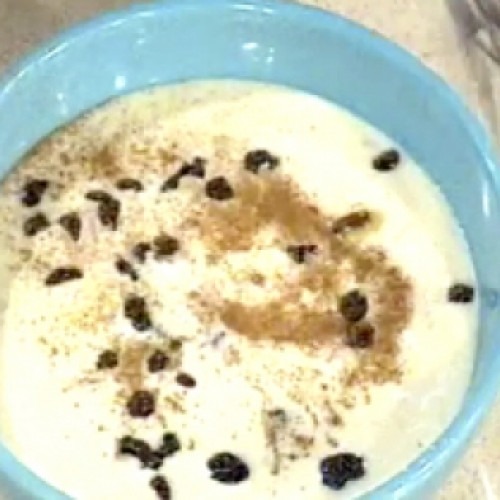 Arroz con leche con corazón de dulce de leche