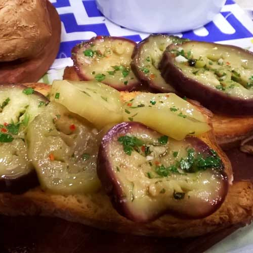 Berenjenas al escabeche con piel