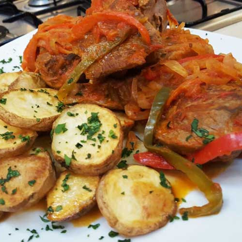 Bifes rellenos a la criolla con papas españolas