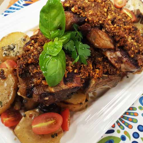 Bifes T-bone al pesto de tomates con salteado de papas y hongos