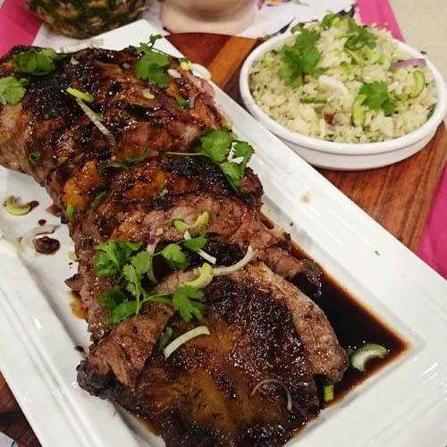 Bondiola al ananá con arroz al horno