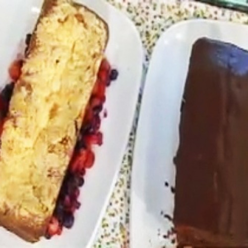 Budín de chocolate con corazón de dulce de leche y de frutos rojos