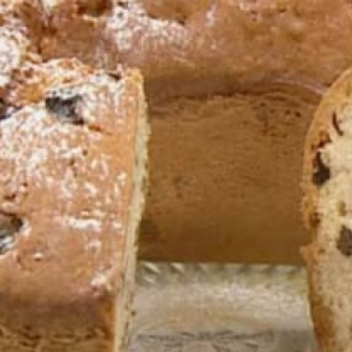 Budín navideño de pasas y nueces