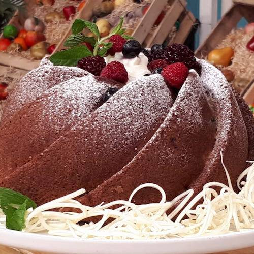 Bundt de chocolate blanco y arándanos