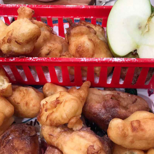 Buñuelos bomba de manzana