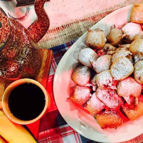 Buñuelos de bananas rellenas con pasta de avellanas