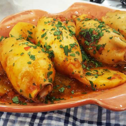 Calamares rellenos con pollo a la portuguesa