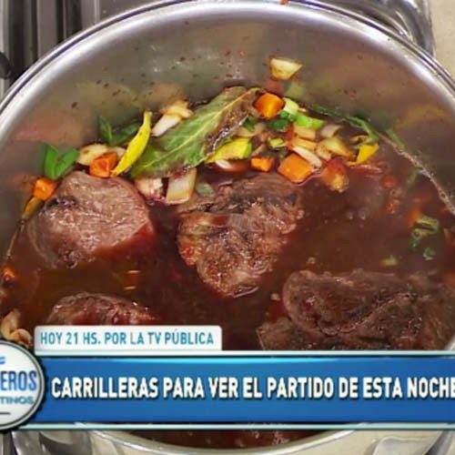 Carrlilleras a la cacerola al vino tinto con papas rosti con Arturo Bonín