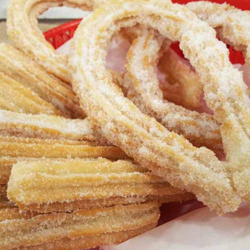 Churros rellenos y bañados por Estefanía Colombo