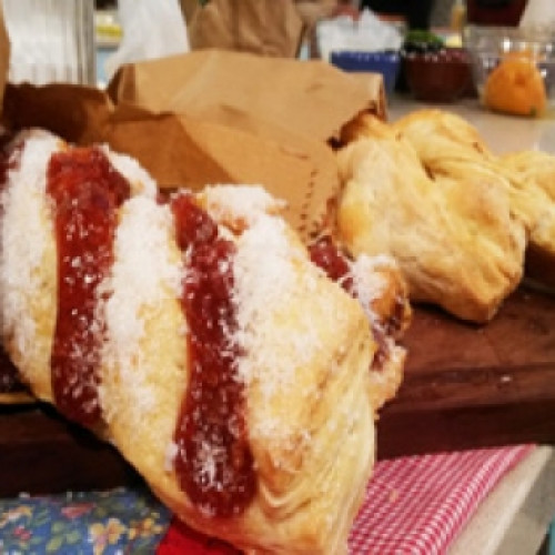 Cremonas, trenzas de hojaldre y pastelitos al horno