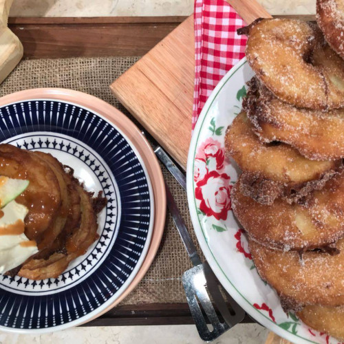 Donuts de manzana fritas azucaradas