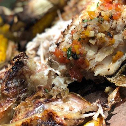 Dorado a la parrilla con vegetales asados