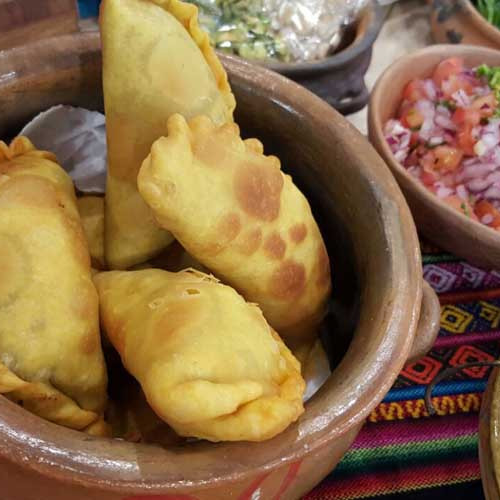 Empanadas bolivianas típicas fritas