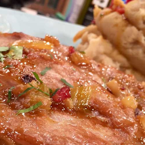 Escalopes de cuadril de cerdo al marsala con puré de batatas