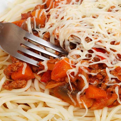 Fideos cintas a la chitarra con salsa de tomate casera