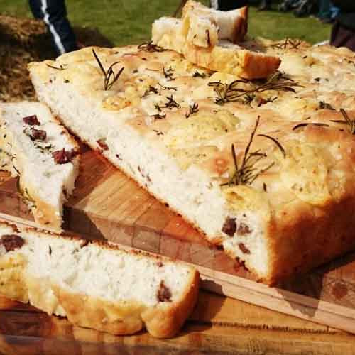 Focaccia de salame quintero y queso