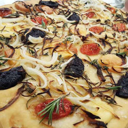 Focaccia genovesa con morcilla