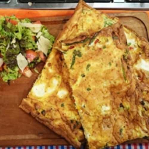 Fritata a la chapa con ensalada a la vinagreta