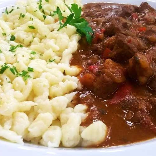 Goulash con spaetzle