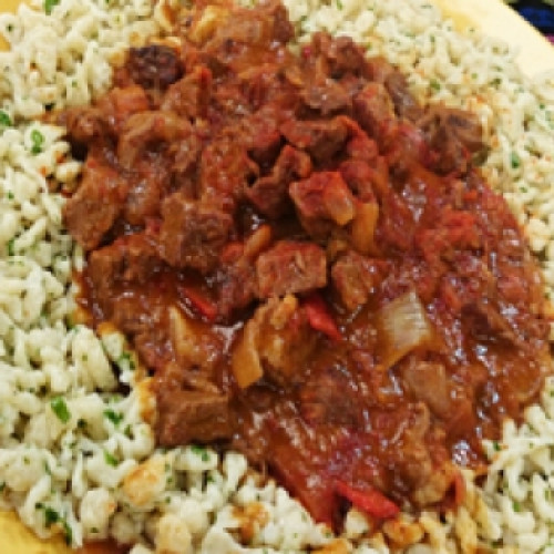 Goulash con spaetzle a la lata