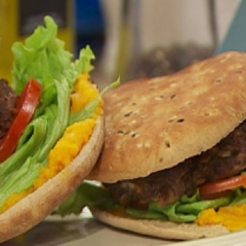 Hamburguesas de carne y lentejas y torrejas de vegetales