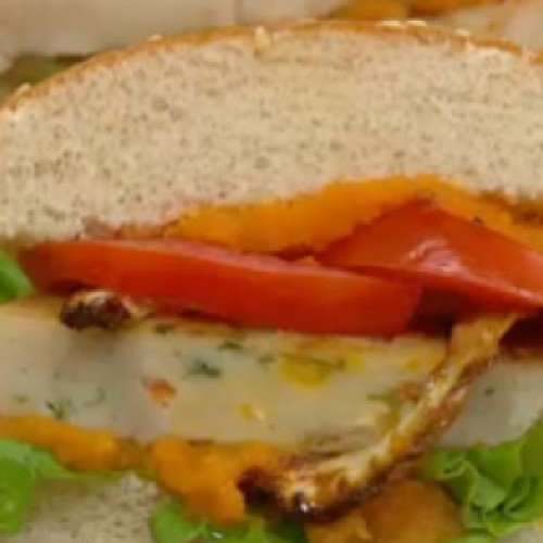 Hamburguesas de pescado con mayonesas de vegetales