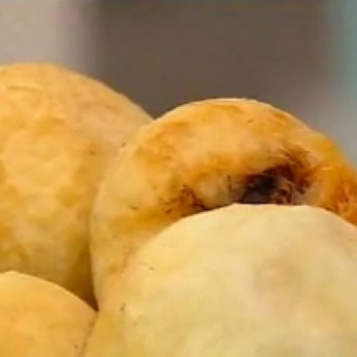 Innovadores buñuelos con masa de pizza