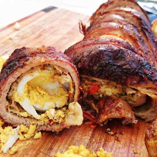 Matambre arrollado relleno de morrones y provolone a la parrilla