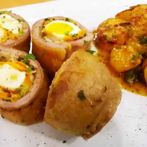 Matambre de vaca arrollado al horno con papas sabor Knorr ajo y cebollas