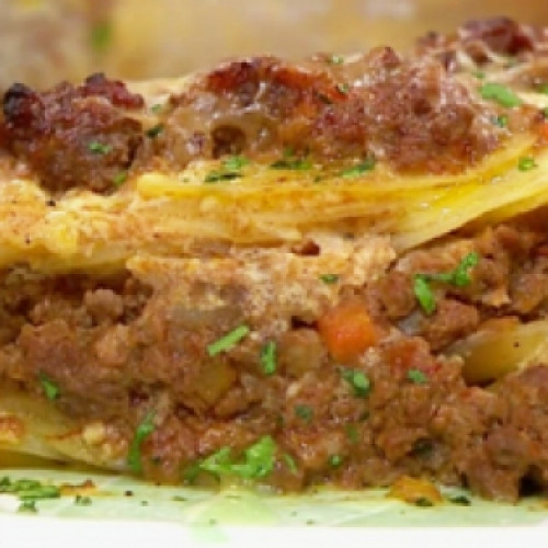 Mil hojas de papa y bolognesa gratinado