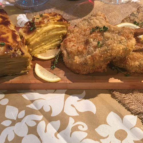 Milanesas de costilla de cerdo al curry con mil hojas de batata