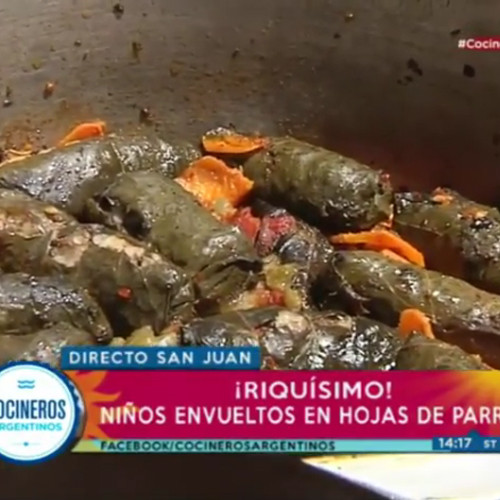 Niños envueltos en hoja de parra