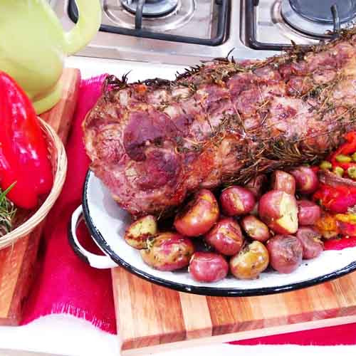 Ojo de bife a las hierbas con papines dorados