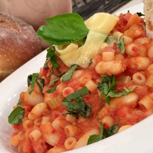 Pasta fagioli, guiso de fideos y panceta