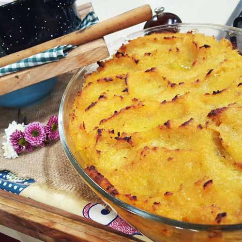 Pastel de bondiola a la cerveza y batatas