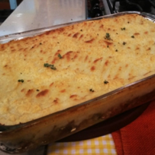 Pastel de pollo y puré de papa y batata