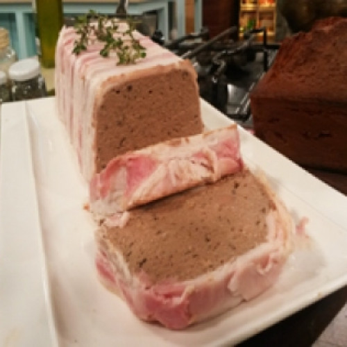 Paté de hí­gado de pollo en panceta