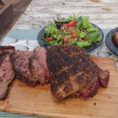 Picaña a la parrilla con papas rotas fritas