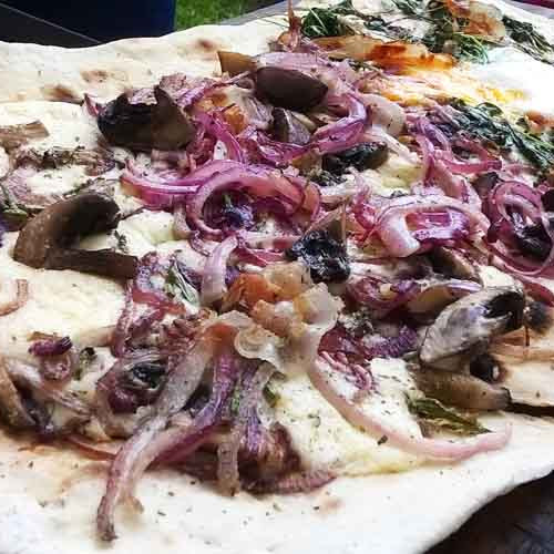 Pizza a la parrilla por Danilo Ferraz