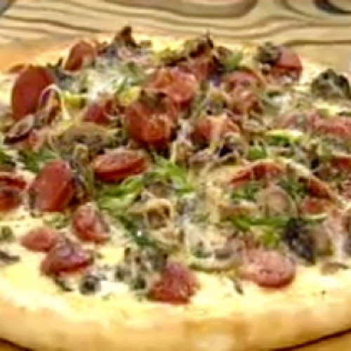 Pizza de salchichas recicladas