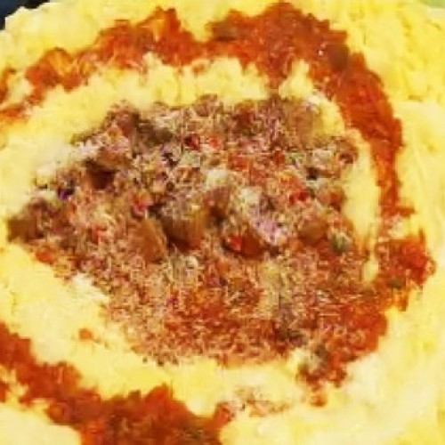 Polenta a la tabla con estofado de asado