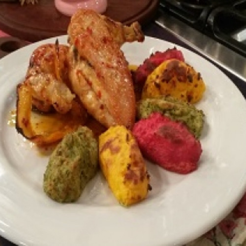 Pollo a la miel con puré de tres colores