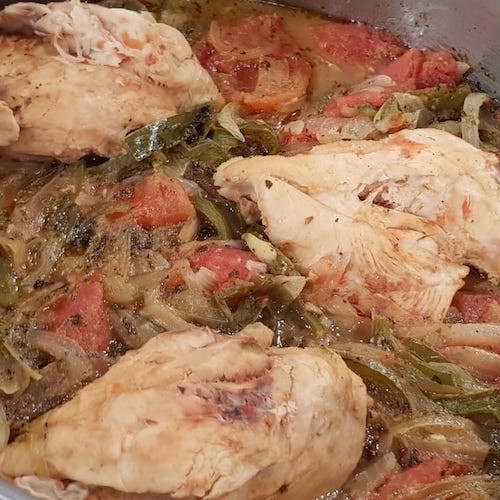 Pollo con verduras y puré de zanahorias