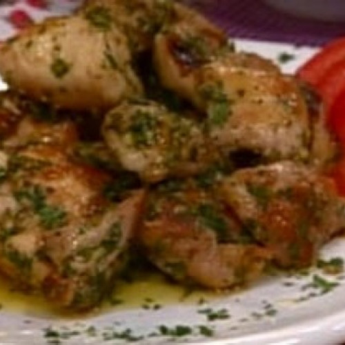 Pollo frío a la provenzal con ensalada de champignones y hierbas