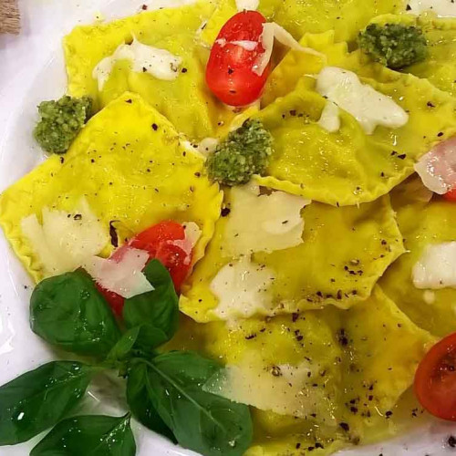 Raviolones de ossobuco con salsa de crema